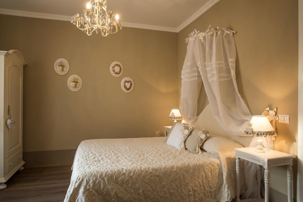 B&B Il Biancospino อับบาเดียซานซัลวาตอเร ภายนอก รูปภาพ