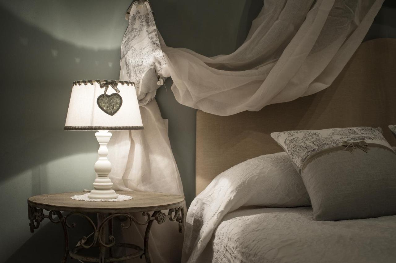 B&B Il Biancospino อับบาเดียซานซัลวาตอเร ภายนอก รูปภาพ