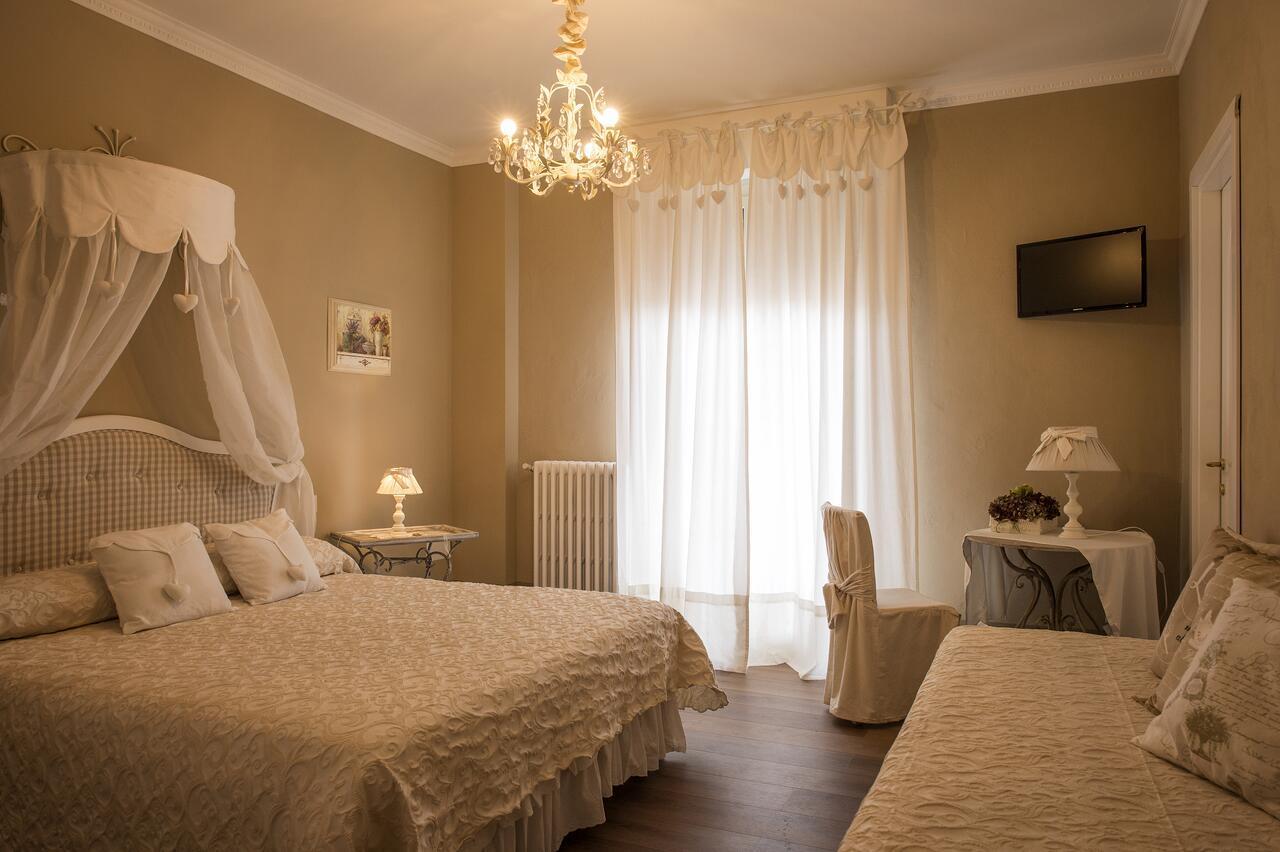 B&B Il Biancospino อับบาเดียซานซัลวาตอเร ภายนอก รูปภาพ